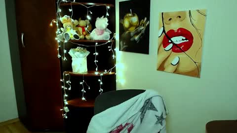 Snapshot of m_vikki chatting on 02-04-25, 11:38 Vikki online show from 02-04-25, 11:38