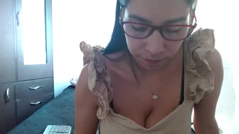 maaddy_thompson online show from 02-12-26, 07:42