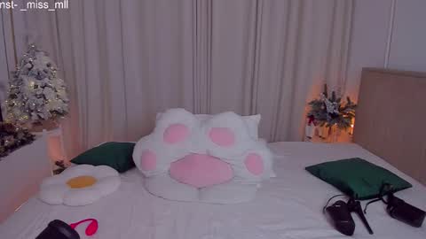 Snapshot of maarym chatting on 12-19-25, 10:06 Mary online show from 12-19-25, 10:06