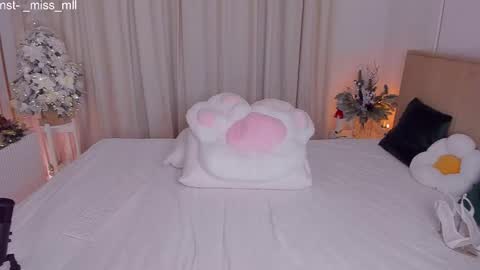 Snapshot of maarym chatting on 01-08-26, 03:25 Mary online show from 01-08-26, 03:25