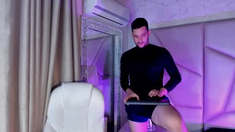 Snapshot of maatt_de_luca chatting on 09-15-25, 06:08 Matt De Luca online show from 09-15-25, 06:08