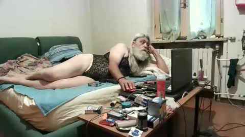 Snapshot of maax1970to chatting on 09-27-25, 10:09 maax1970 online show from 09-27-25, 10:09