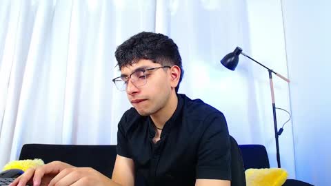 Max online show from 04-21-26, 02:23