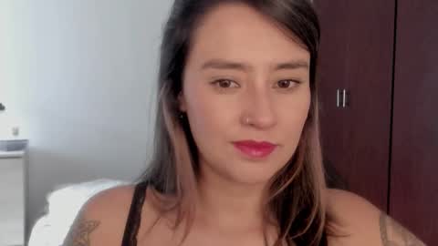 Snapshot of macarenax chatting on 12-21-25, 02:13 Maca online show from 12-21-25, 02:13