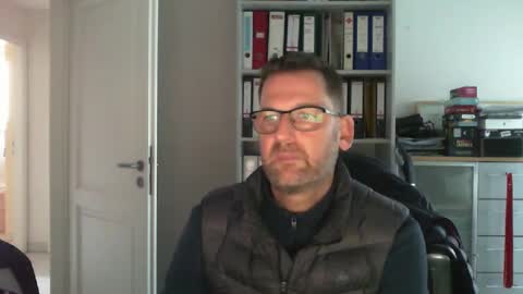 macfly67 online show from 12-16-24, 01:22