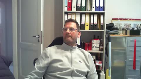 macfly67 online show from 12-24-24, 02:33