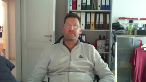 macfly67 online show from 01-06-25, 12:46