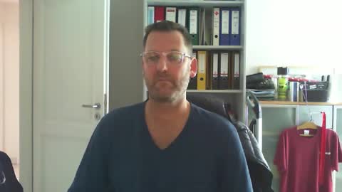 macfly67 online show from 02-08-25, 10:18