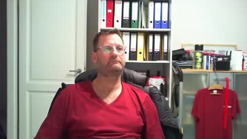 macfly67 online show from 02-13-25, 08:34