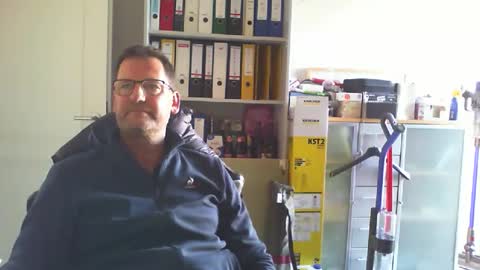 macfly67 online show from 10-18-25, 02:18