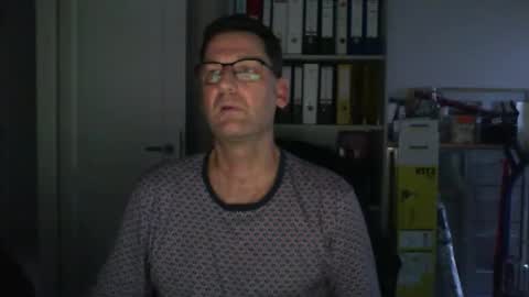 Snapshot of macfly67 chatting on 02-08-26, 06:50 macfly67 online show from 02-08-26, 06:50