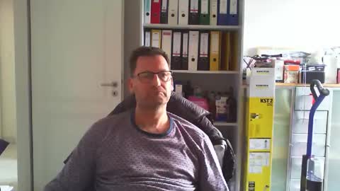 Snapshot of macfly67 chatting on 03-30-26, 02:18 macfly67 online show from 03-30-26, 02:18