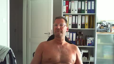 macfly67 online show from 05-29-26, 06:11