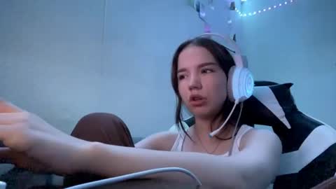 Mila online show from 05-20-26, 06:14