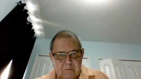 Snapshot of machet1 chatting on 06-19-26, 03:27 machet1 online show from 06-19-26, 03:27