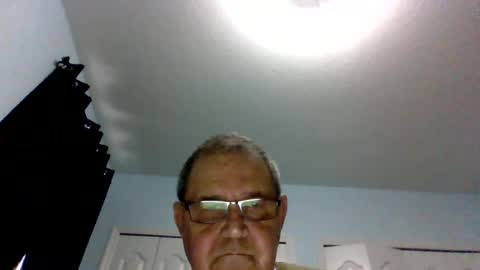 Snapshot of machet1 chatting on 06-20-26, 10:56 machet1 online show from 06-20-26, 10:56