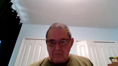 Snapshot of machet1 chatting on 06-22-26, 04:15 machet1 online show from 06-22-26, 04:15