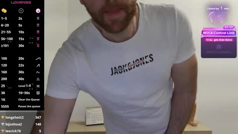 Snapshot of machohiberiko chatting on 12-10-24, 07:54 Jota online show from 12-10-24, 07:54