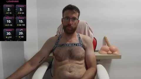 Snapshot of machohiberiko chatting on 09-28-25, 05:51 Jota online show from 09-28-25, 05:51