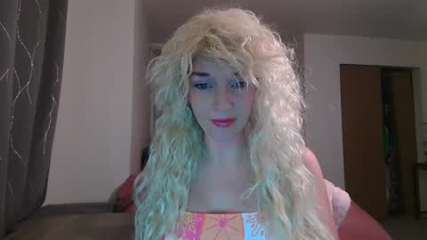 Snapshot of maciimayy chatting on 09-24-25, 02:37 maciimayy online show from 09-24-25, 02:37