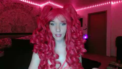 Snapshot of maciimayy chatting on 10-19-25, 11:27 maciimayy online show from 10-19-25, 11:27