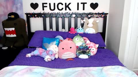 Mackenzie Wolfe online show from 12-13-24, 06:10