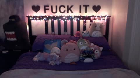 Mackenzie Wolfe online show from 12-16-24, 06:43