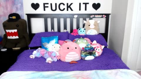 Mackenzie Wolfe online show from 01-11-25, 07:49