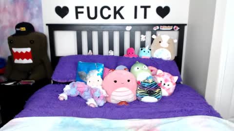 Mackenzie Wolfe online show from 03-10-25, 06:05