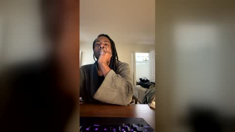 Snapshot of macribz chatting on 01-19-26, 06:28 Duke Dangler online show from 01-19-26, 06:28