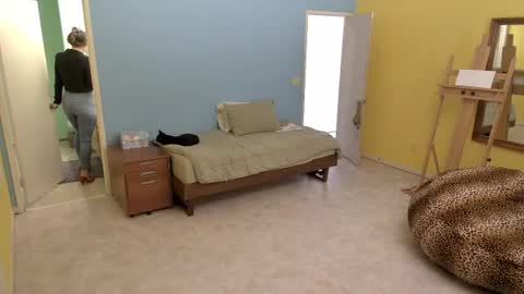 Madam Edgewood online show from 07-16-26, 09:32
