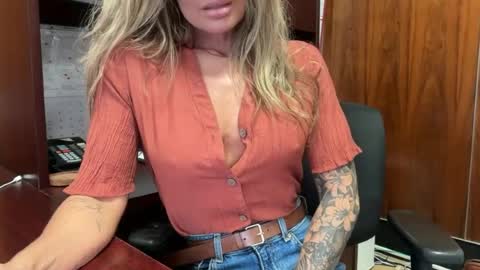madame_andi online show from 07-10-26, 11:57