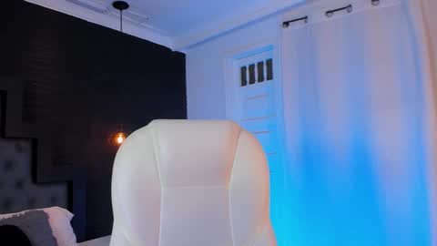 Snapshot of madame_lilith chatting on 10-22-25, 12:38 madame lilith online show from 10-22-25, 12:38