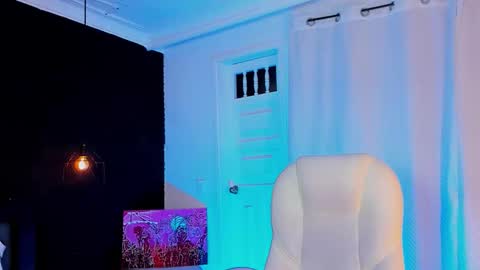 Snapshot of madame_lilith chatting on 10-30-25, 11:11 madame lilith online show from 10-30-25, 11:11