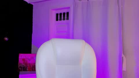 Snapshot of madame_lilith chatting on 11-07-25, 11:43 madame lilith online show from 11-07-25, 11:43