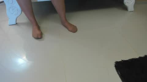 Snapshot of madameheels_ chatting on 06-01-26, 12:40 Madame Carla online show from 06-01-26, 12:40