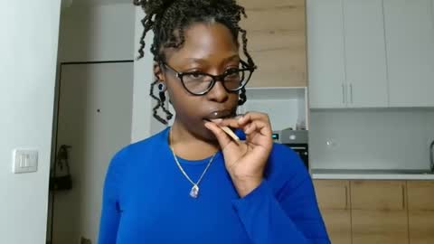 Snapshot of madamindigo chatting on 01-15-26, 05:27 YourMadamIndigo online show from 01-15-26, 05:27