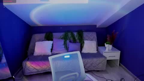 Evelyn online show from 10-12-25, 06:34