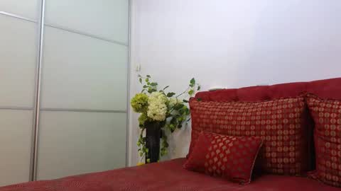 Maddalena online show from 05-10-26, 08:47