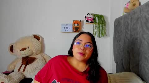 Snapshot of maddie_and_chelsea_ chatting on 01-12-26, 05:40 Maddie and Chelsea online show from 01-12-26, 05:40