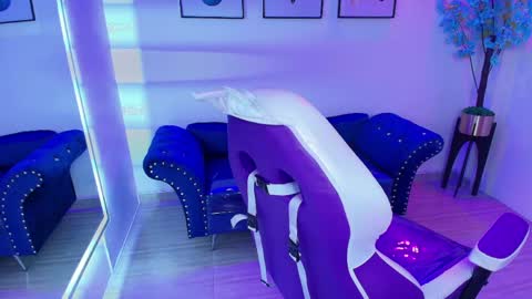 maddie_t18 online show from 04-13-26, 11:37