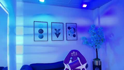 maddie_t18 online show from 05-02-26, 12:10