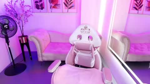 maddie_t18 online show from 07-23-26, 11:30