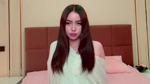 Madelaine online show from 05-17-26, 06:15