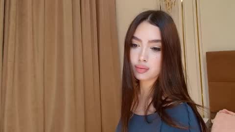 Madelaine online show from 05-19-26, 08:15
