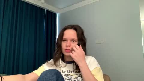 Snapshot of maddieuebersax chatting on 03-18-26, 08:50 Alice online show from 03-18-26, 08:50