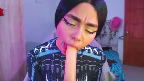 maddiie and clyde online show from 09-30-25, 05:51