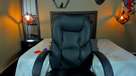 Maddie online show from 12-22-24, 06:26