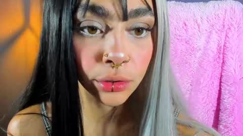 Maddie online show from 01-17-25, 04:26