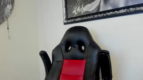 Snapshot of maddox_santana chatting on 02-20-25, 04:07 Maddox Santana online show from 02-20-25, 04:07